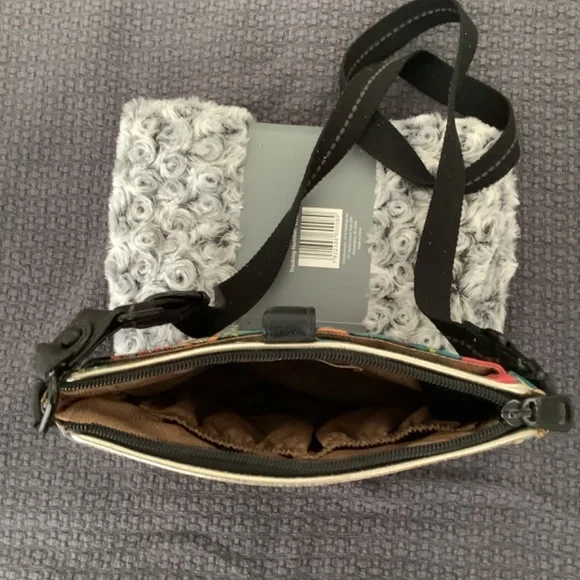 SAKROOTS Crossbody Purse - Picture 5 of 7